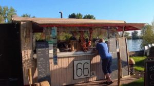 Strandbar am Ufer des Campingplatz Parkcamping Lindau